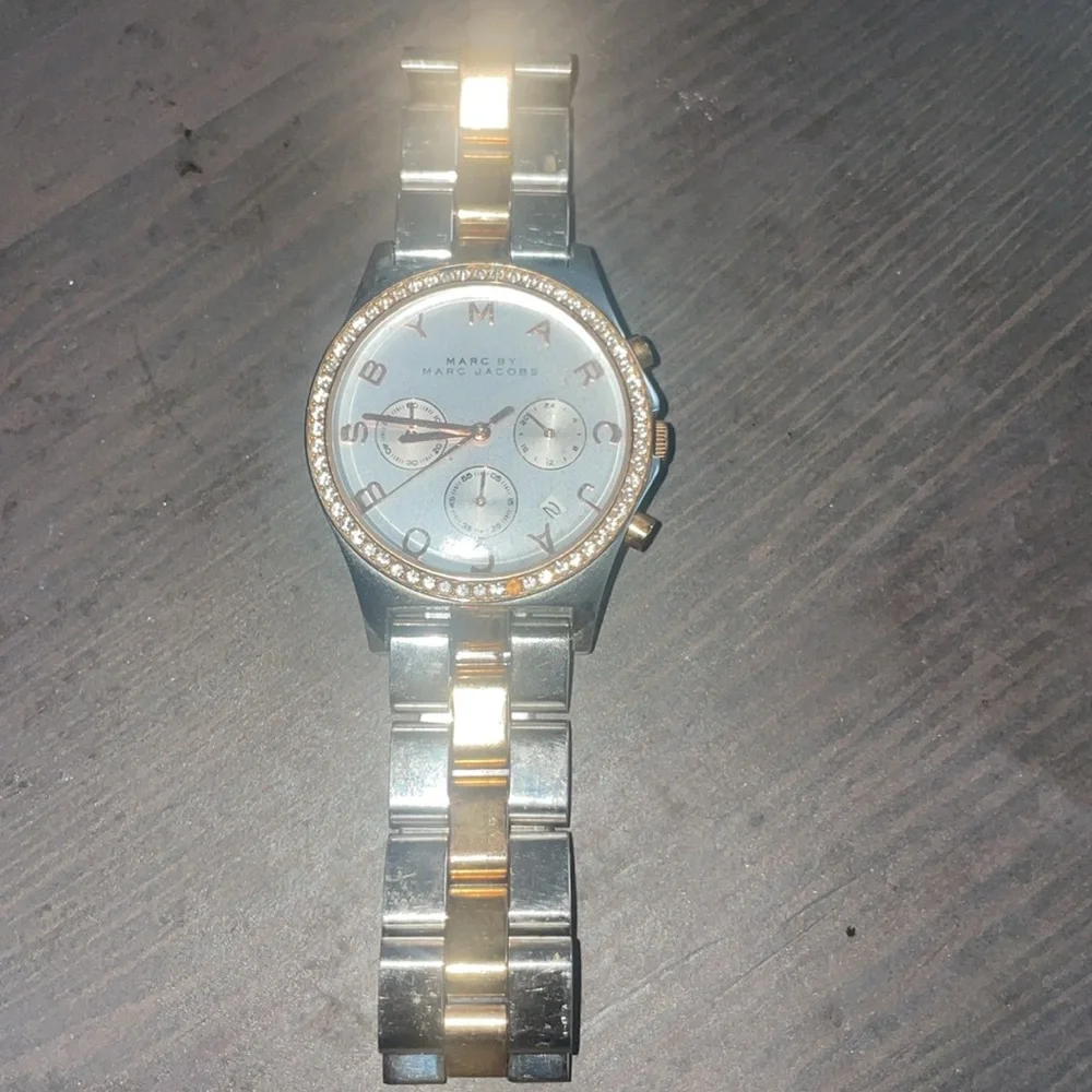 Marc Jacobs Watch! - Picture 2 of 4